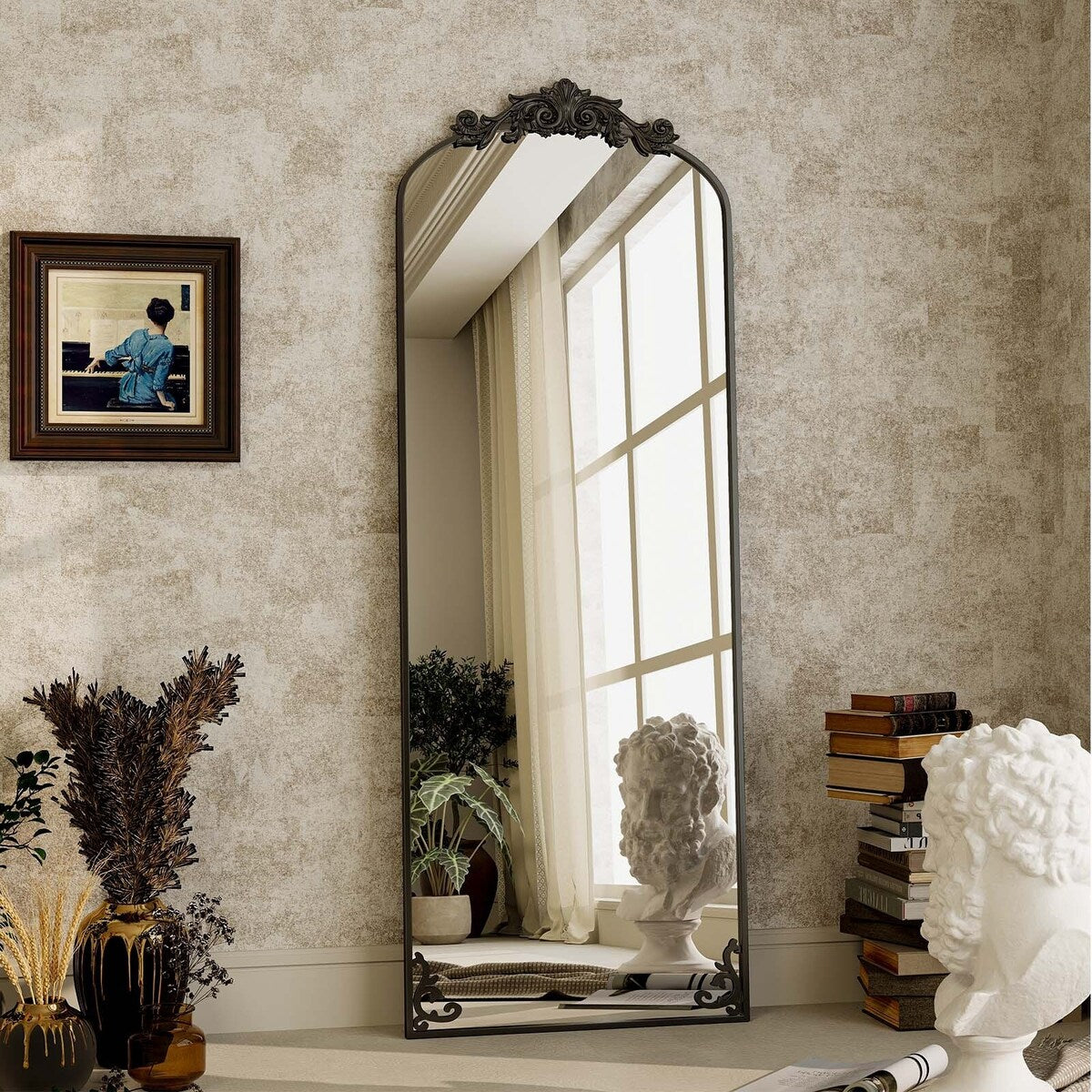 Miroir arqué pleine longueur avec motif floral baroque