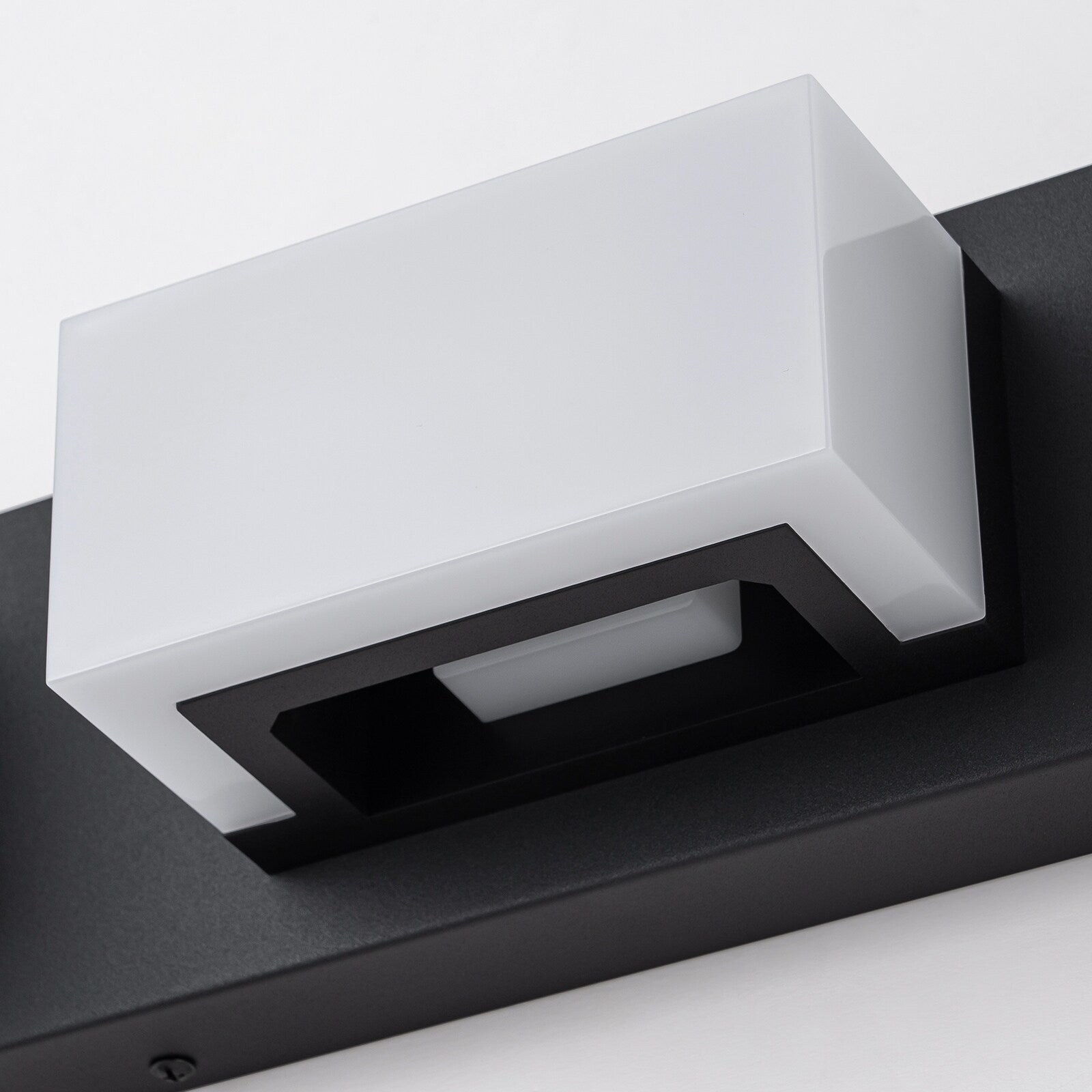 Applique murale LED moderne pour salle de bain, 3/4/5 lumières, noir mat, à intensité variable.