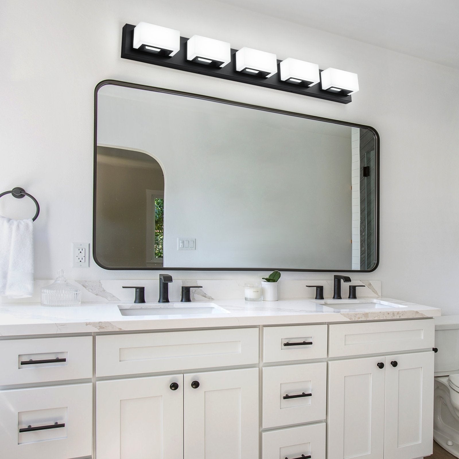 Applique murale LED moderne pour salle de bain, 3/4/5 lumières, noir mat, à intensité variable.