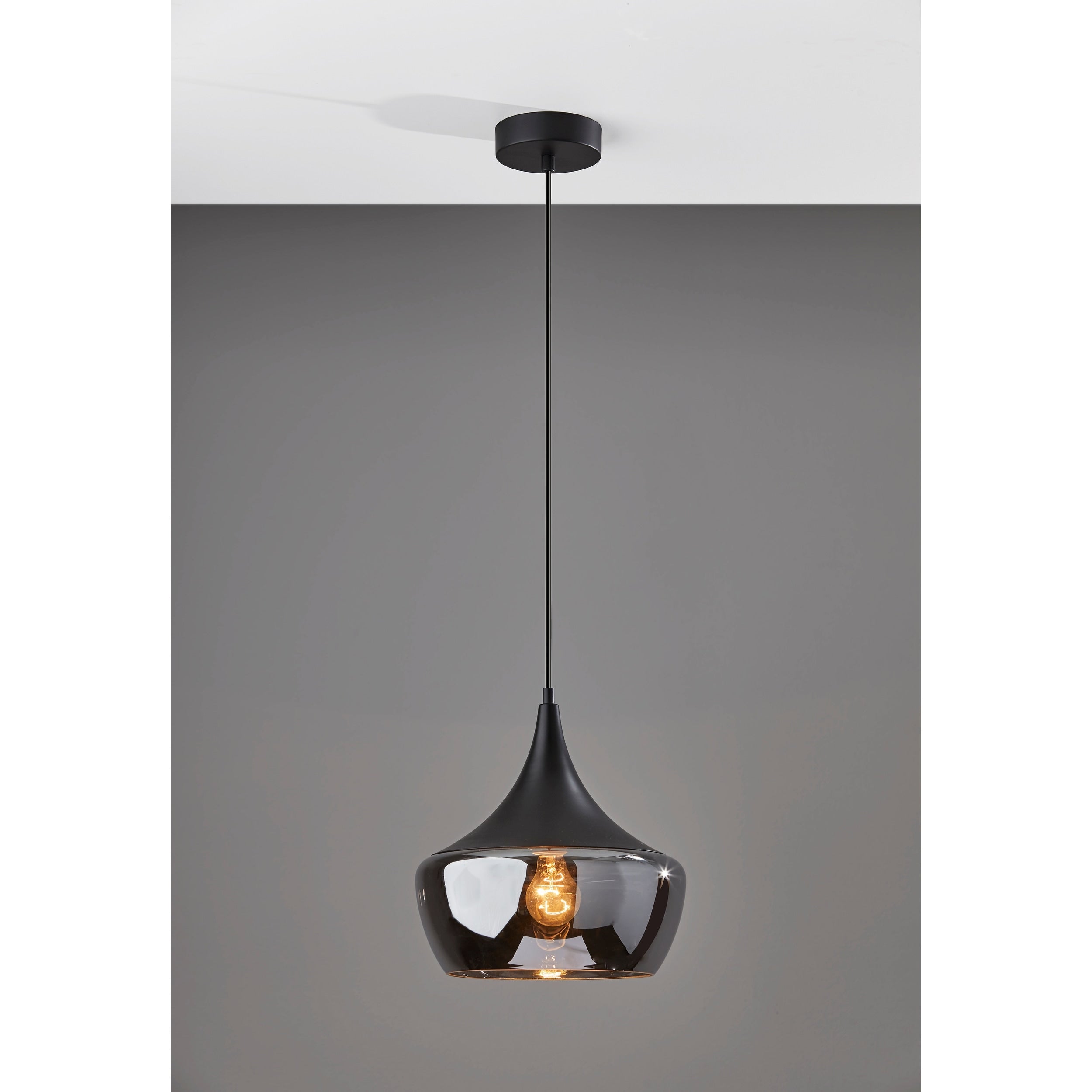 Lampe suspendue Eliza noire ou acier Adesso