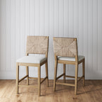 Tabouret de bar Beacon Bohemian Boucle, chaise de comptoir rembourrée avec cadre en bois massif et dossier en jonc de mer tressé