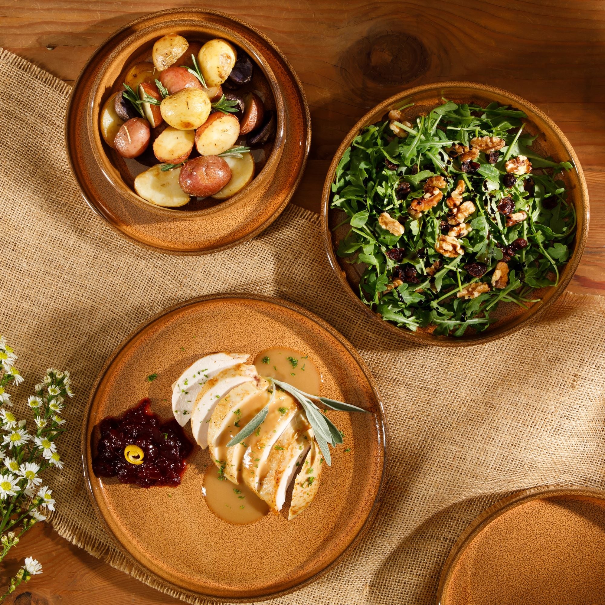 Service de table Bloomhouse Santorini Mist 16 pièces, assiettes et bols à double bol en terre cuite émaillée réactive