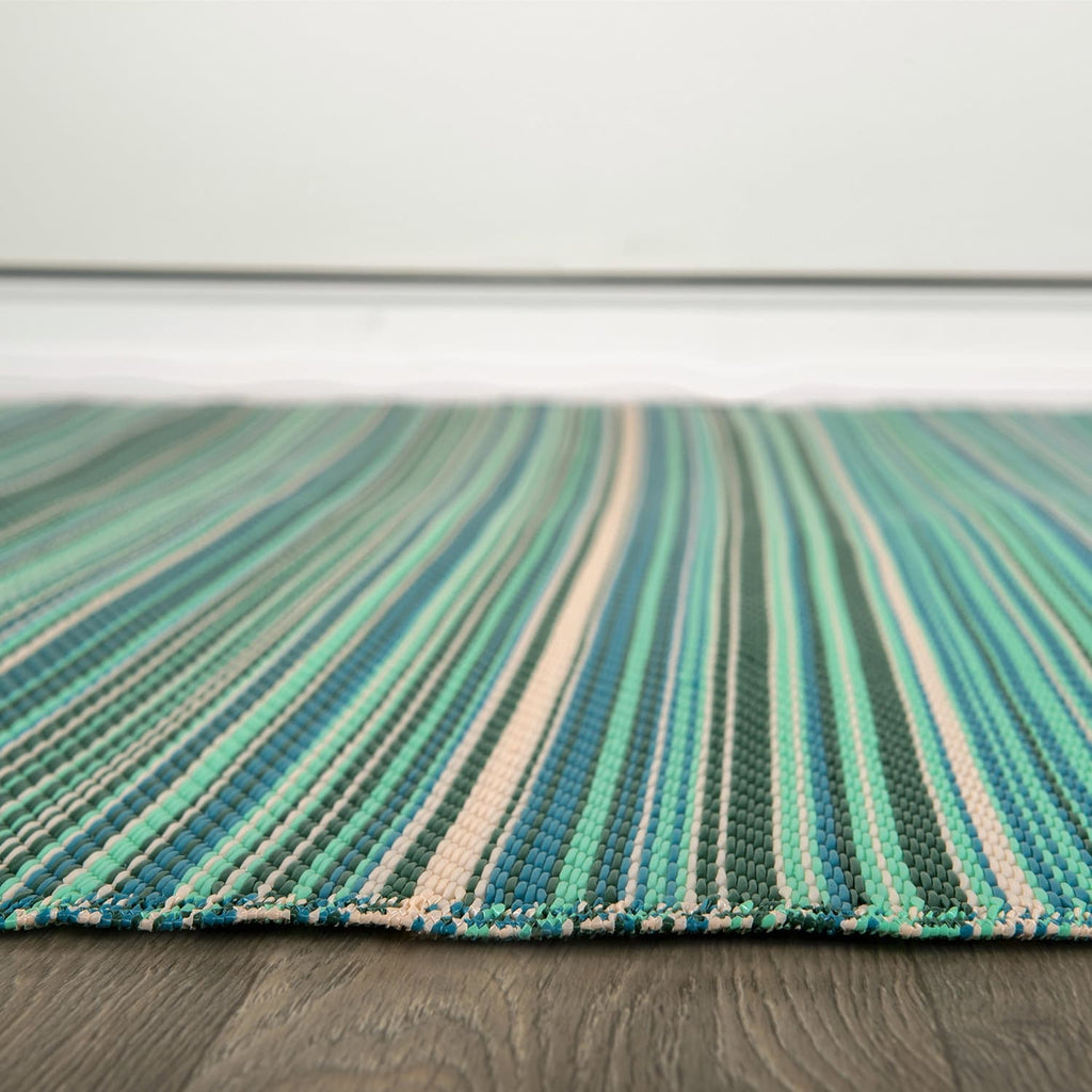 Tapis d'extérieur réversibles en plastique à rayures contemporaines