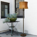 Lampadaire d'extérieur et d'intérieur Havenside Home Pocologan 151 cm (59,5 pouces) en osier tressé - 41,3 cm (16,25 pouces) L x 41,3 cm (16,25 pouces) l x 151,1 cm (59,5 pouces) H