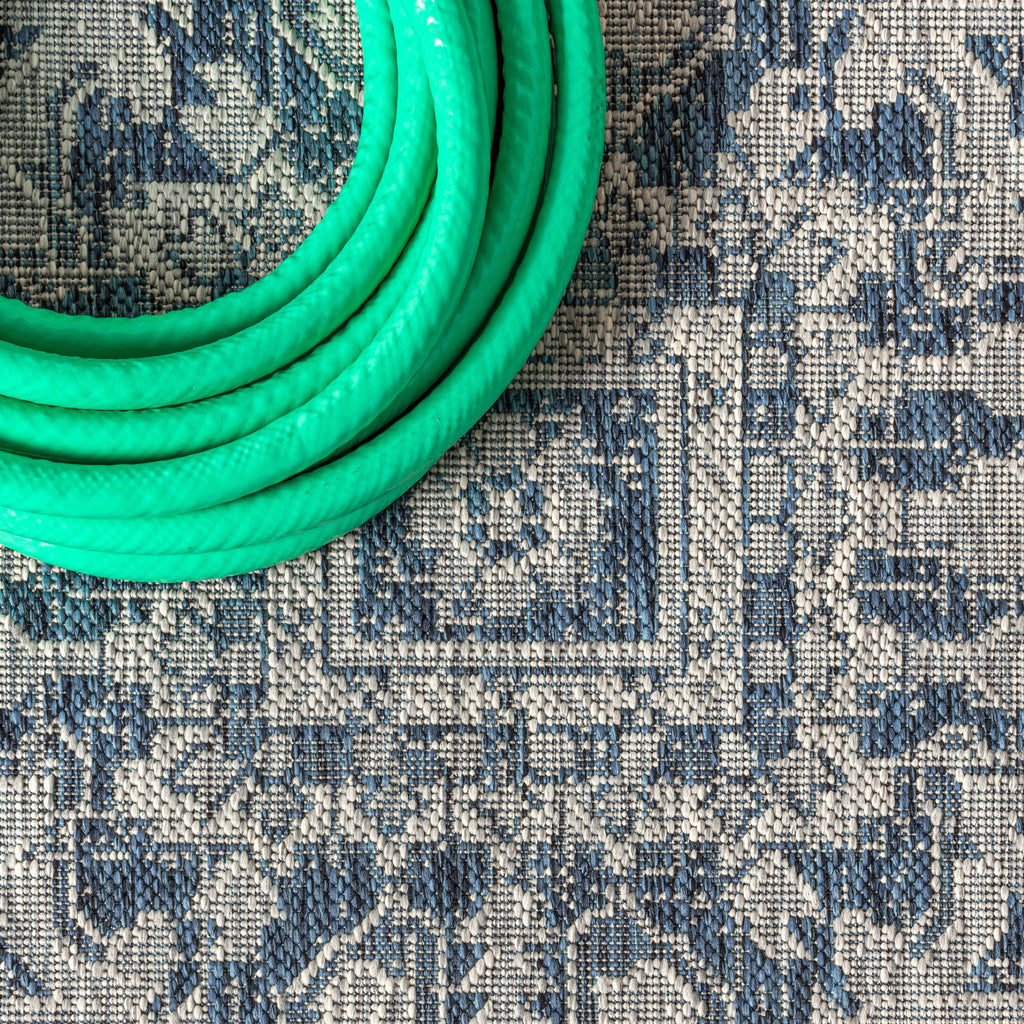 Tapis d'intérieur/extérieur JONATHAN Y Charleston Medallion