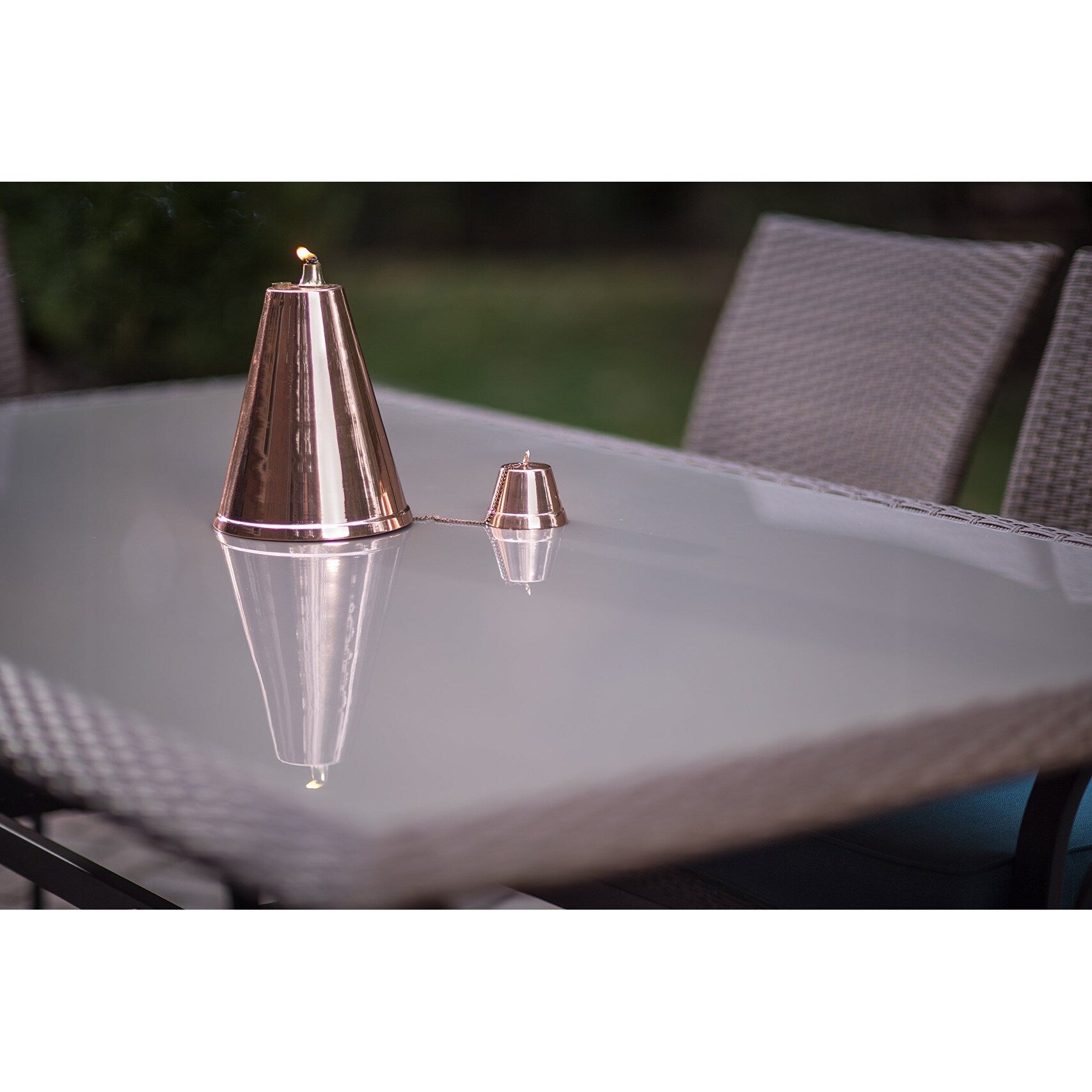 Grande torche tiki hawaïenne en forme de cône