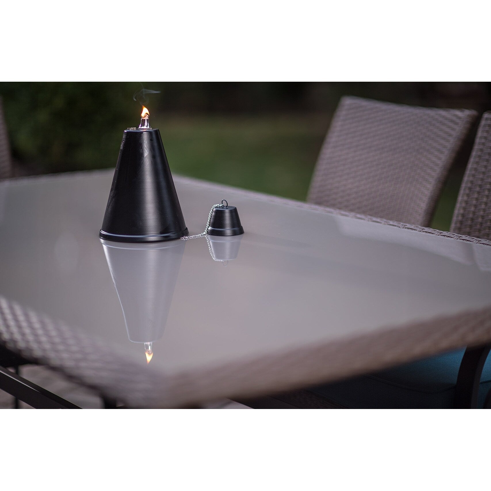 Grande torche tiki hawaïenne en forme de cône