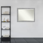 Miroir mural biseauté pour salle de bain - Cadre Vista en nickel brossé